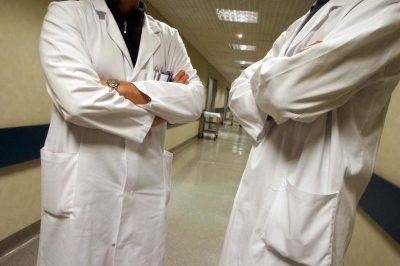 medici sciopero braccia incrociate