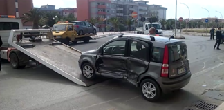 Incidente fra auto, vittima ricoverata in gravi condizioni