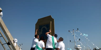 Tela Madonna nera dello Sterpeto in processione via mare